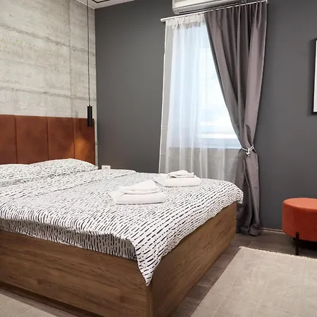 Aparthotel Brent Collection - In Center